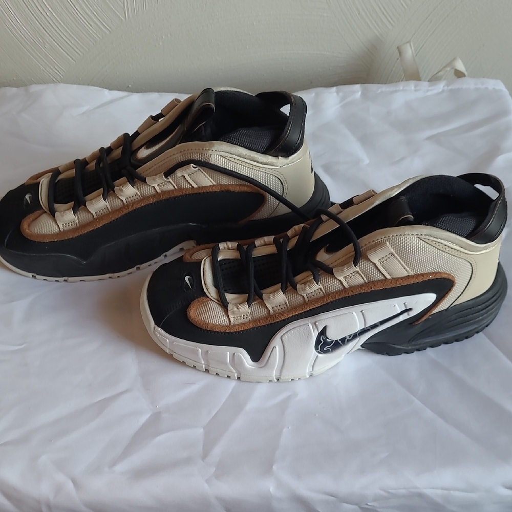 Stylish Black and Tan Men's Shoes